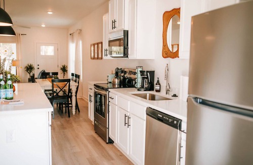 Athens Apartment | Artist Retreat - Near Downtown, Stadium, Campus