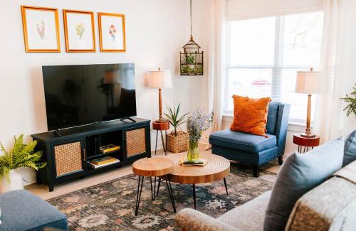 Athens Apartment | Artist Retreat - Near Downtown, Stadium, Campus