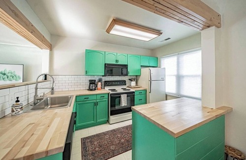 Pocatello House | Artistic haven near ISU | Eclectic vibes