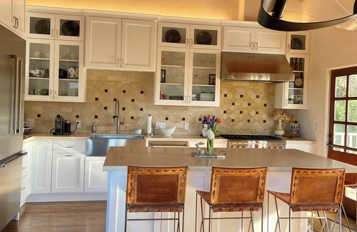 Hatton Fields House | Artist’s Retreat: 3BR Carmel-by-the-Sea w/Ocean Glimpse & Walk to Beach & Town