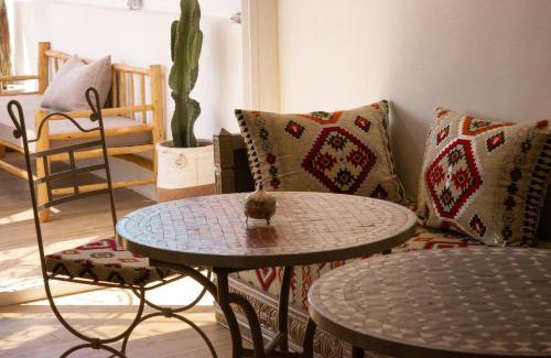 Tamrhakht House | Artstay