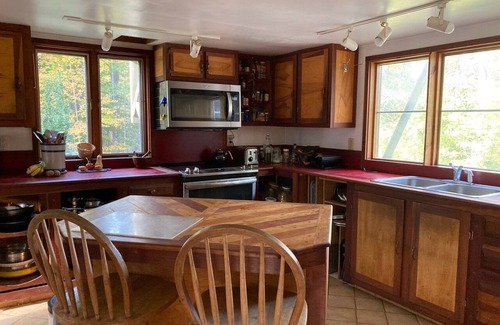 Parsonsfield Cabin | Artsy Woodland Group Hideaway Cabin!