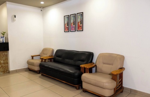 Maradu Hotel | Aryaas Residency Nettoor