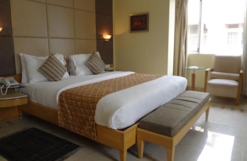 Wellington Pier Hotel | Ascot Hotel