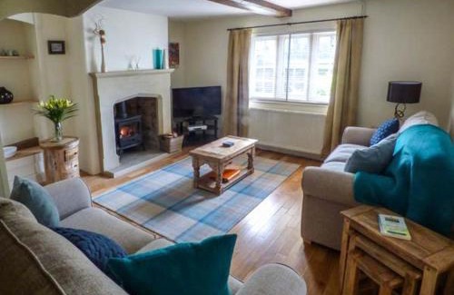 Alton House | Ash House