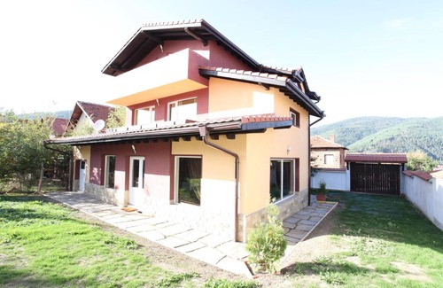 Govedartsi House | Ashkova House
