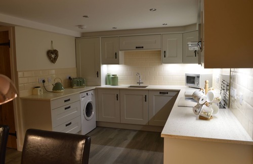 Kelstedge Cottage | Ashover Derbyshire Luxury rural Holiday cottage ensuite facilities to both rooms