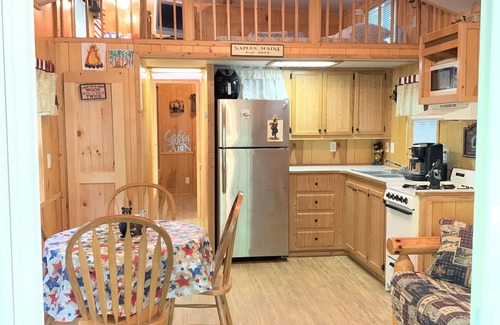 Naples Cabin | Assoc beach, Lakes, Naples Causeway, restaurants, shops, boat- jet ski rentals.