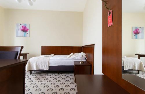 Swarzedz Bed & Breakfast | Astoria Bed & Breakfast