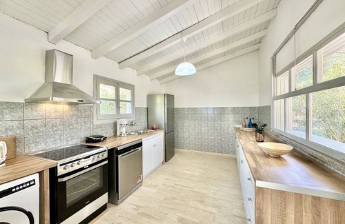 Astrakeri Villa | Astra Beach House in Astrakeri Bay