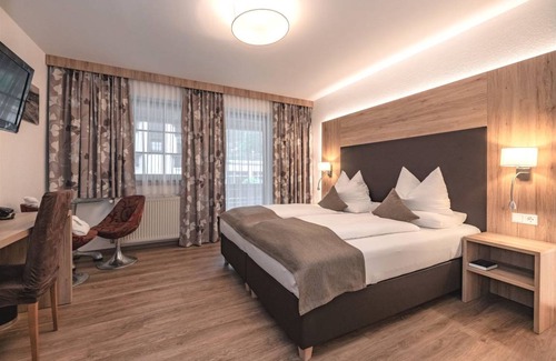 Lake Pressegger Hotel | Hotel ∙ 3 guests