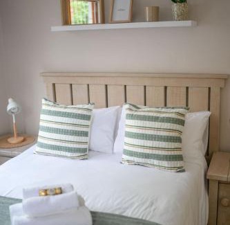 Malmesbury Apartment | At Skemer