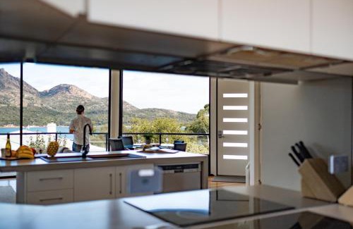 Coles Bay House | At The Bay