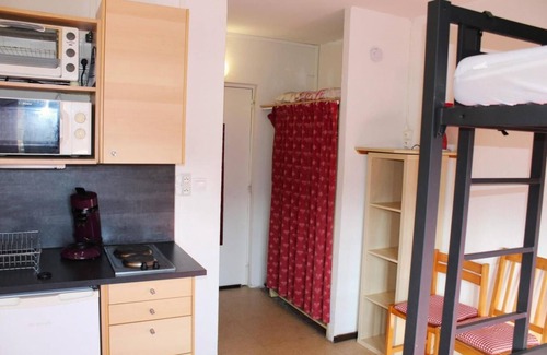 Saint-Etienne-en-Devoluy Apartment | At the foot of shops, 6th floor, view valley, tv, 17m², Superdévoluy
