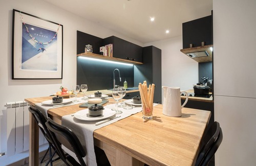 Les Contamines-Montjoie Apartment | At the foot of the cable car, beautiful apartment 5/6 people, refurbished, 2 bedrooms