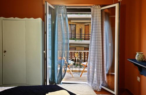 Platia Viktorias Apartment | Athens Centre Apartment