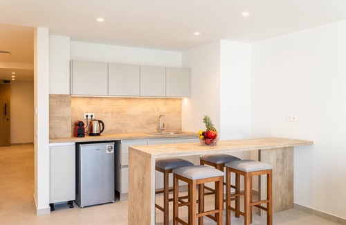 Dafni Apartment | Athens Grec Suites - Dafni Jubilant Getaway