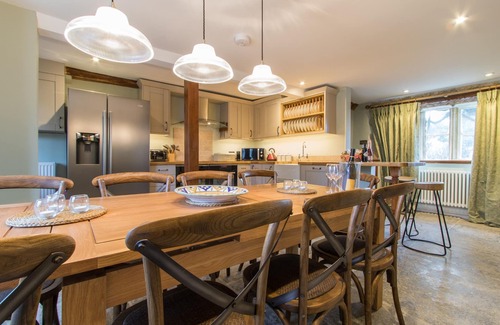 Ilminster Other | Atherstone Farmhouse - thatched farmhouse that sleeps 14 guests in 6 bedrooms