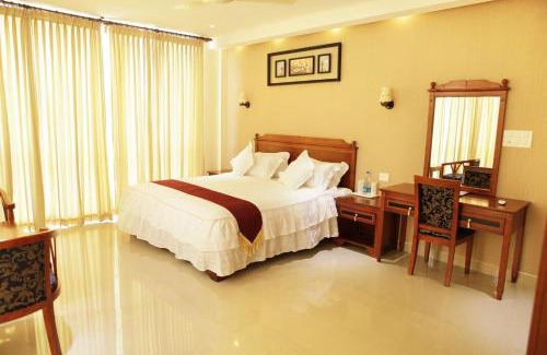 Irinjalakuda Hotel | Athirappilly Residency Chalakudy