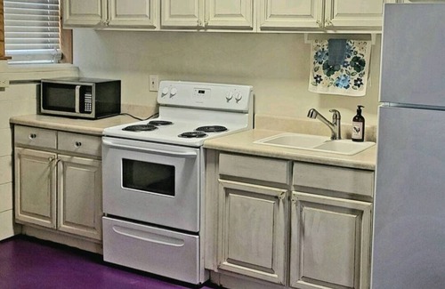 Stone Mountain House | Atlanta/Stone Mountain, fenced yard, washer dryer, Wi-Fi