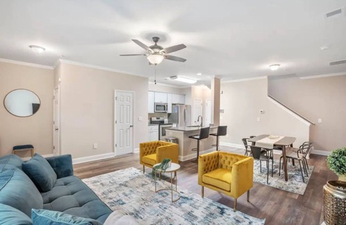 Stockbridge House | Atlanta Suburban Retreat Townhouse