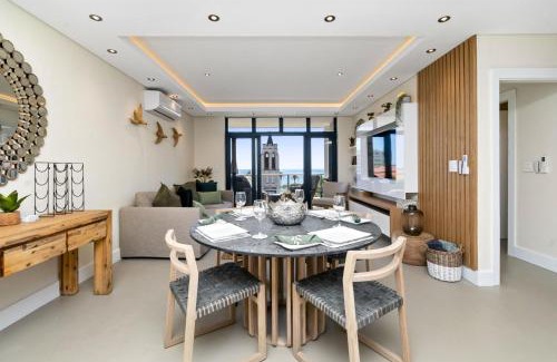 Sea Point Apartment | Atlantic Views Luxury 2-Bed with Pool in Sea Point