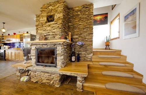 Oravsky Podzamok Villa | Atmospheric villa in nature, (14 p.), Fireplace, 2 saunas, wifi, large garden