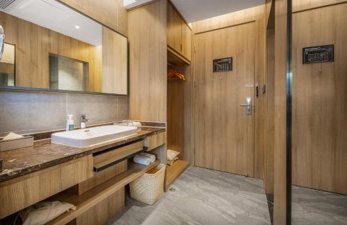 Qingyang Hotel | Atour Hotel -Du Fu Thatched Cottage