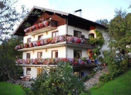 Steinbach am Attersee Apartment | Attersee-Chalet Angermann Familie Spalt