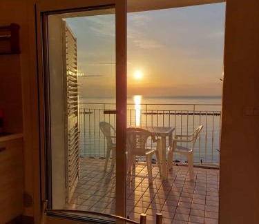 Villa Rosa Apartment | Attico fronte mare
