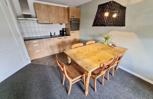 Sneek Apartment | Attractive apartment with bedroom in completely converted farmhouse