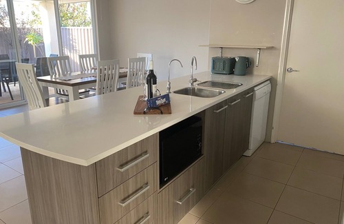 Atwell House | Atwell Family Accommodationn3 bedroom x 2 bathroom family home