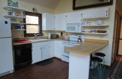 Clifftops Cabin | ATypical Cabin in Clifftops VRBO #891120 family & dog friendly