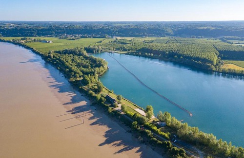 Baurech Villa | Au bord de l'eau - Grande maison - Baurech Insolite