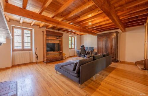 Bruniquel Villa | Au cœur de Bruniquel - Magnifique villa en pierres pour 7 personnes - Piscine privée - Poêle - Vue imprenable sur le village - Jardin - Garage
