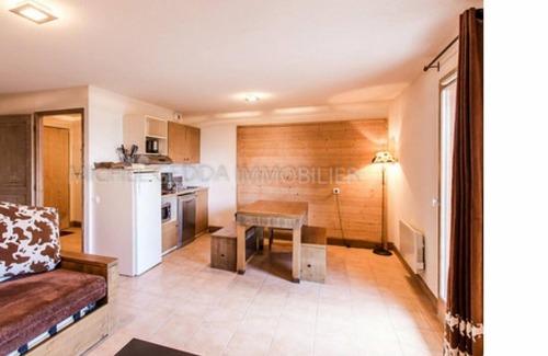 Bellentre Apartment | Au Coeur de la Jolie Station les Coches, Domaine Paradiski, 57m2, 3 P. , PMR