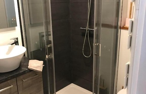Saint-Claude Apartment | Au Faubourg