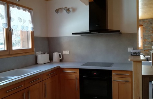Bernex Apartment | AU FIL DE L'EAU APARTMENT IN COMFORTABLE CHALET BETWEEN LAKES AND MOUNTAINS