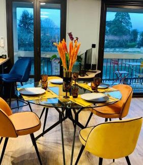 Saintes Apartment | "Au Fil de la Charente" - Coeur de Saintes - WIFI Clim - Classé 4 étoiles - 4 pers