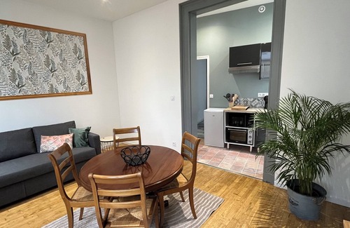 Cheille Apartment | Au Pied du Château - Appartement 4 Pers. Tout Confort