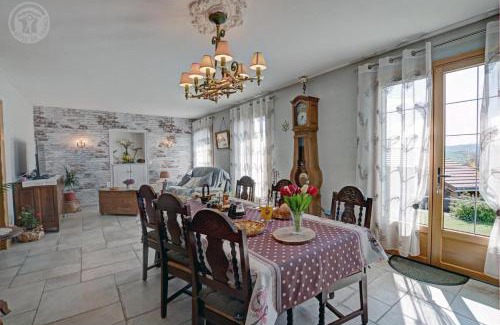 Chazelles-sur-Lyon Bed & Breakfast | Au plein soleil