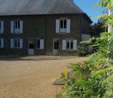 Fays House | Au regard des biches