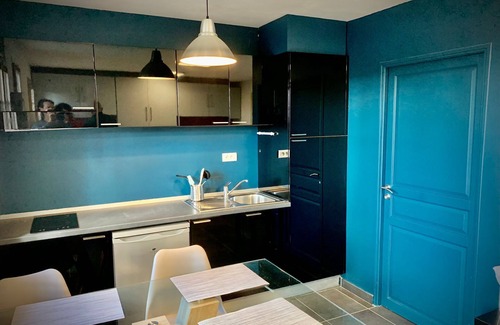Aubagne Apartment | Aubagne: 37m2 self-contained studio in pine forest.