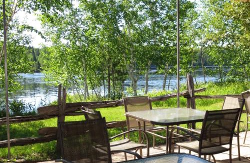 Peribonka Hotel | Auberge Île du Repos