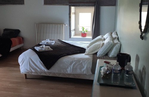 Saint-Georges-en-Couzan House | Auberge Au Saint Georges du Mazet
