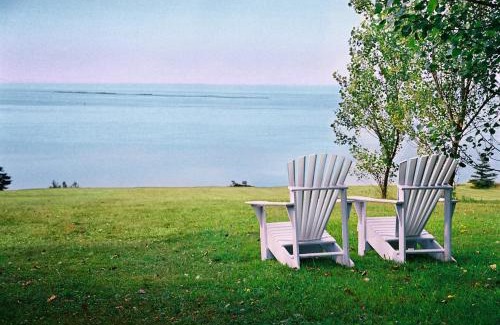 Caraquet Hotel | Auberge De La Baie