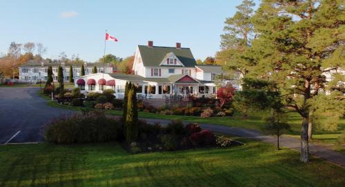 Baddeck Hotel | Auberge Gisele's Inn