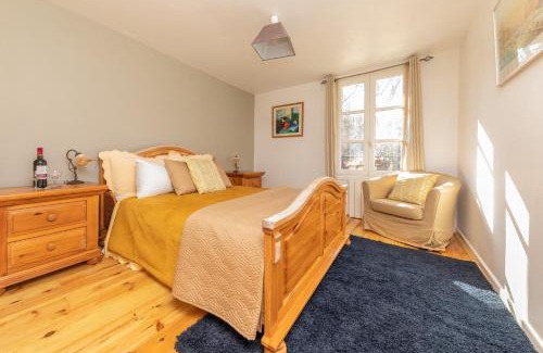Segur-le-Chateau Bed & Breakfast | Auberge Henri IV