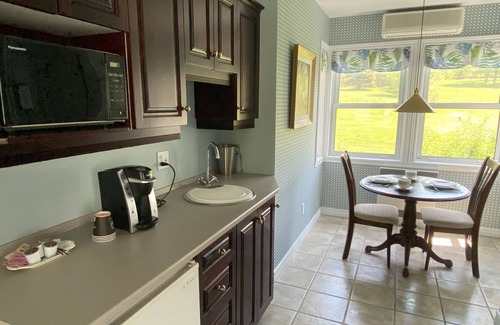 Hatley Bed & Breakfast | Auberge Le Tricorne
