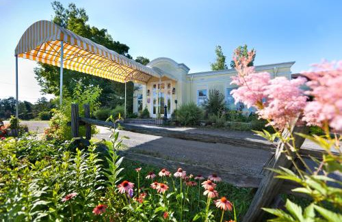 West Brome Hotel | Auberge West Brome